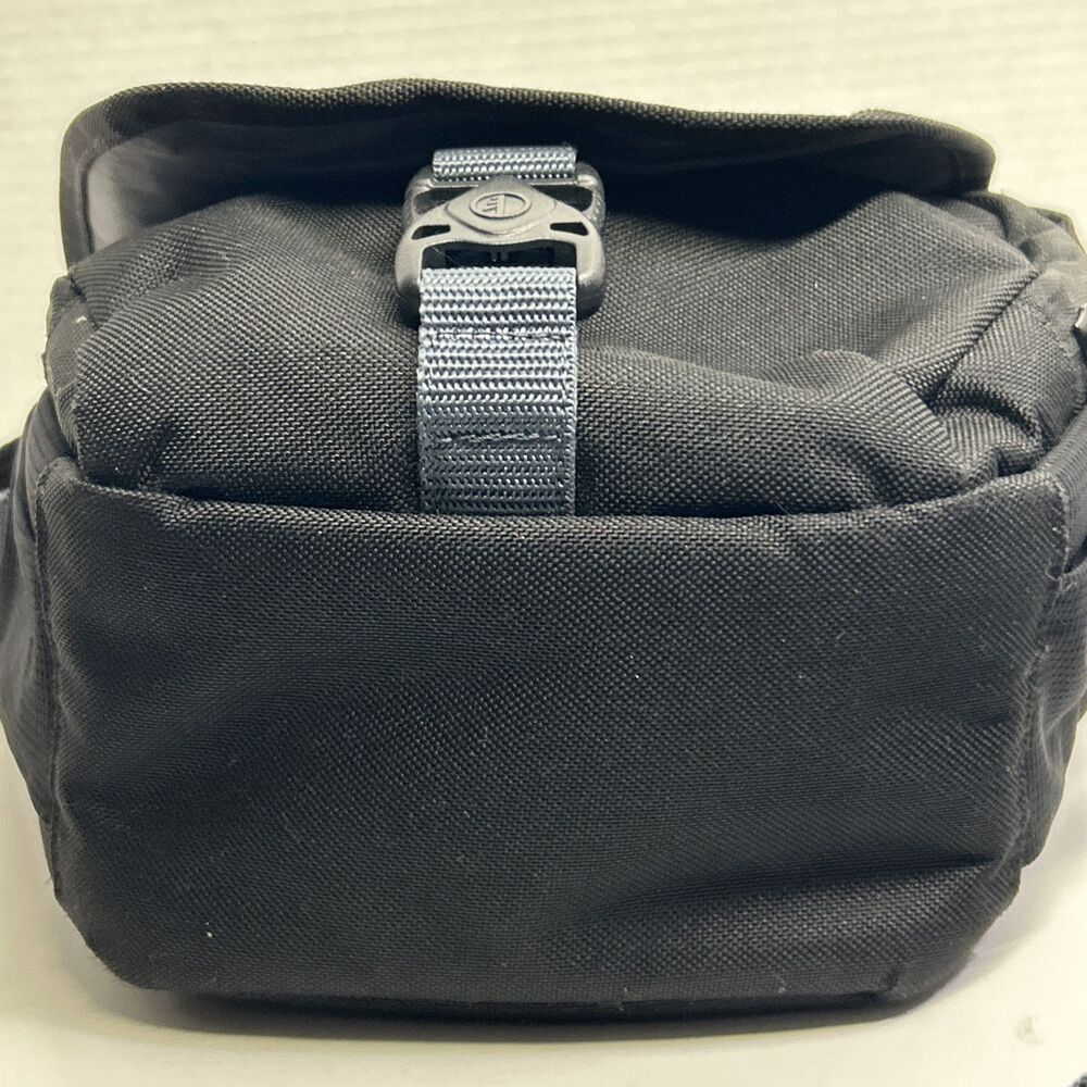 Tamrac Rally 2 3442 Padded D-SLR Camera Bag, 2 Lens, Zipper Front Pocket - Picture 11 of 11